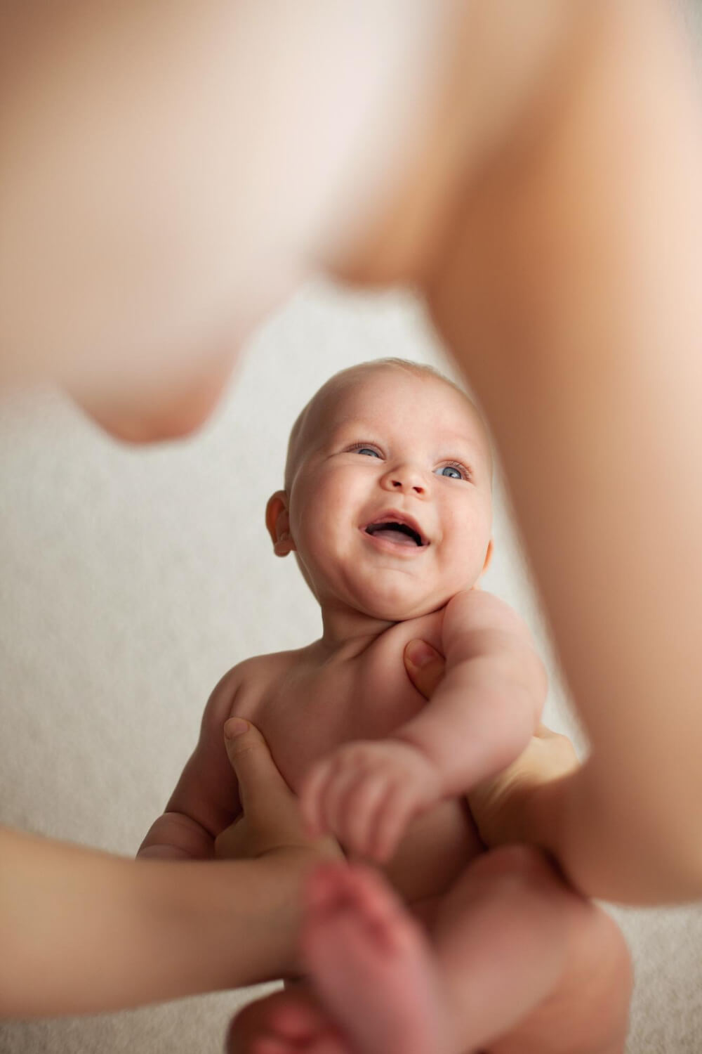 Baby & Me Massage in Seelande bei Family Bloom: Nähe und Entspannung für Eltern und Kind