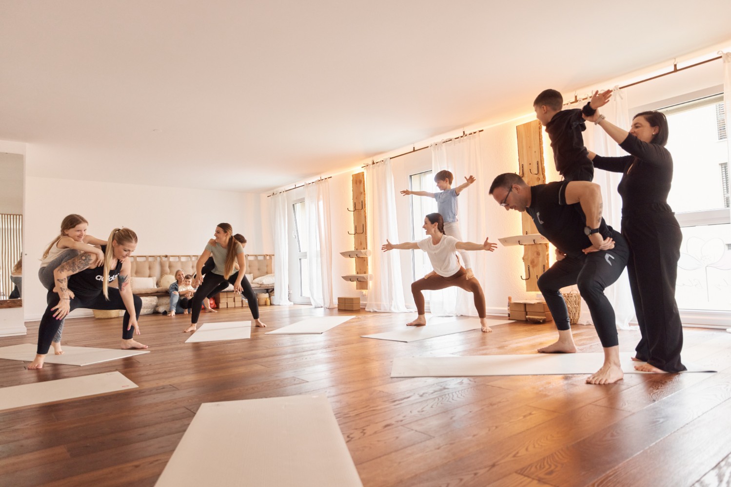 Family Yoga à Kerzers avec Family Bloom: partagez un moment magique avec votre enfant
