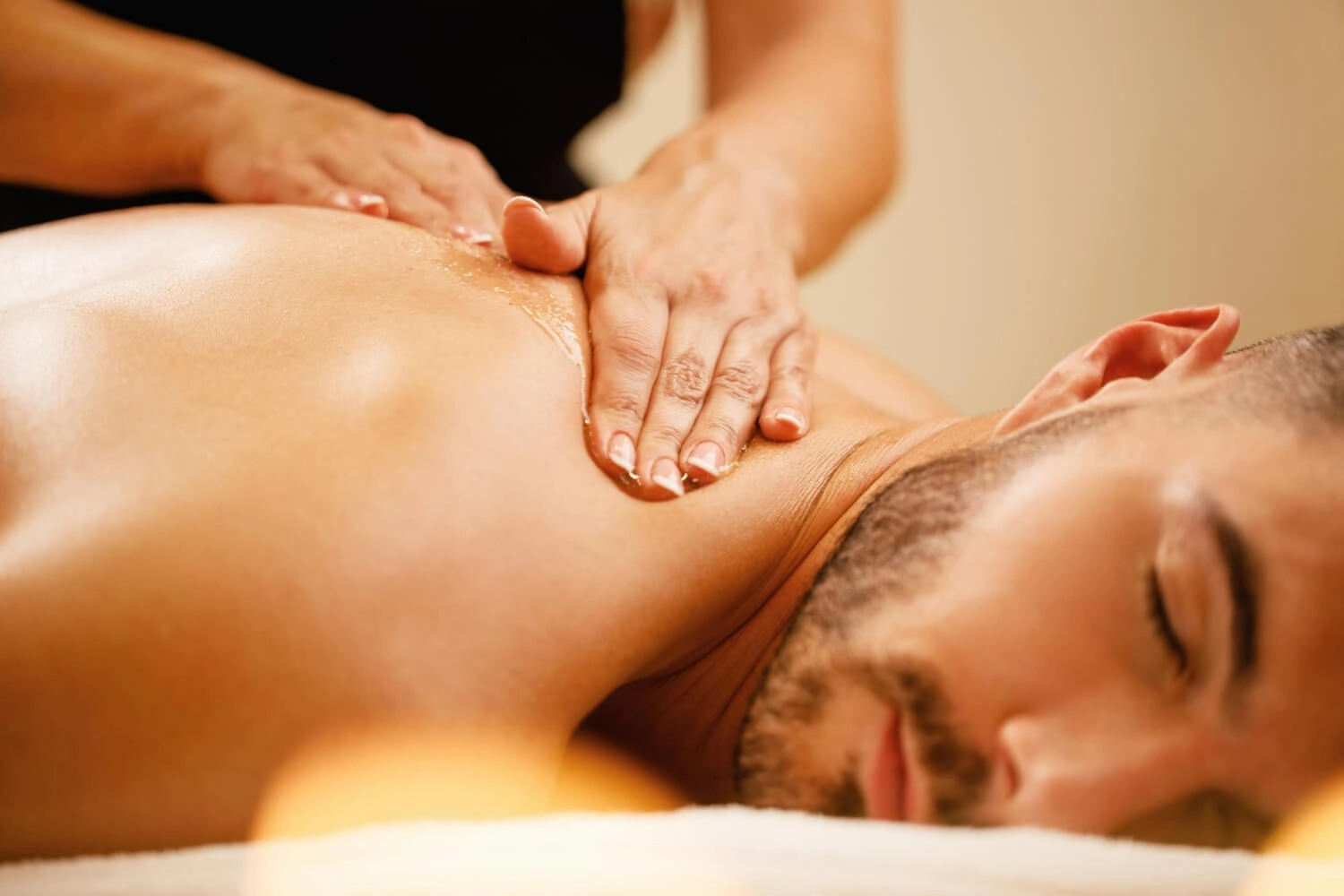 Massage co-parent à Murten avec Family Bloom: détente pour les partenaires parentaux