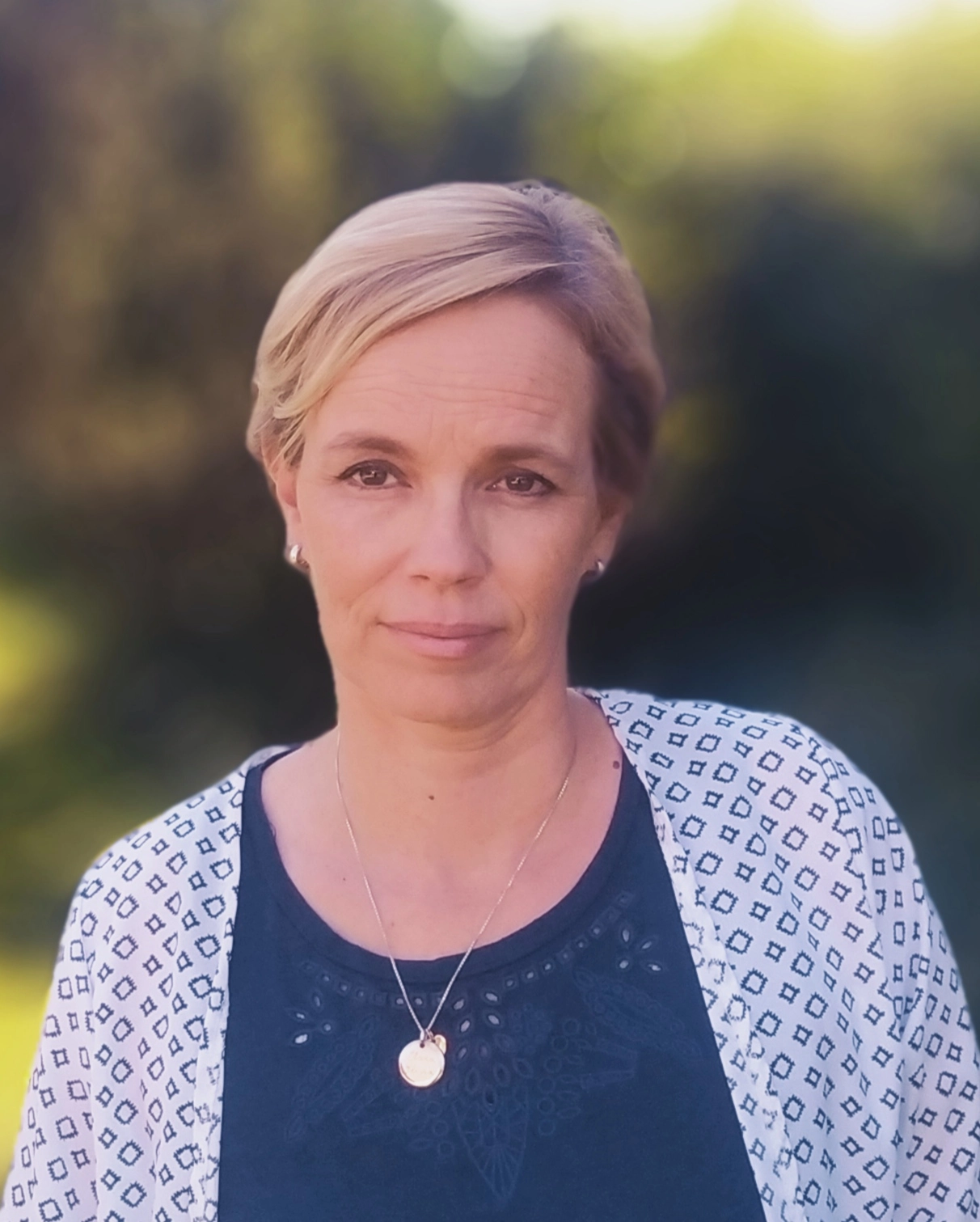 Karin Castilla Civelli | Massage bébé et parentalité positive chez Family Bloom